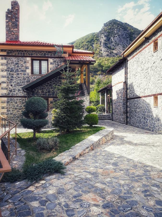 Yades Pozar Hotel Loutraki  Ngoại thất bức ảnh