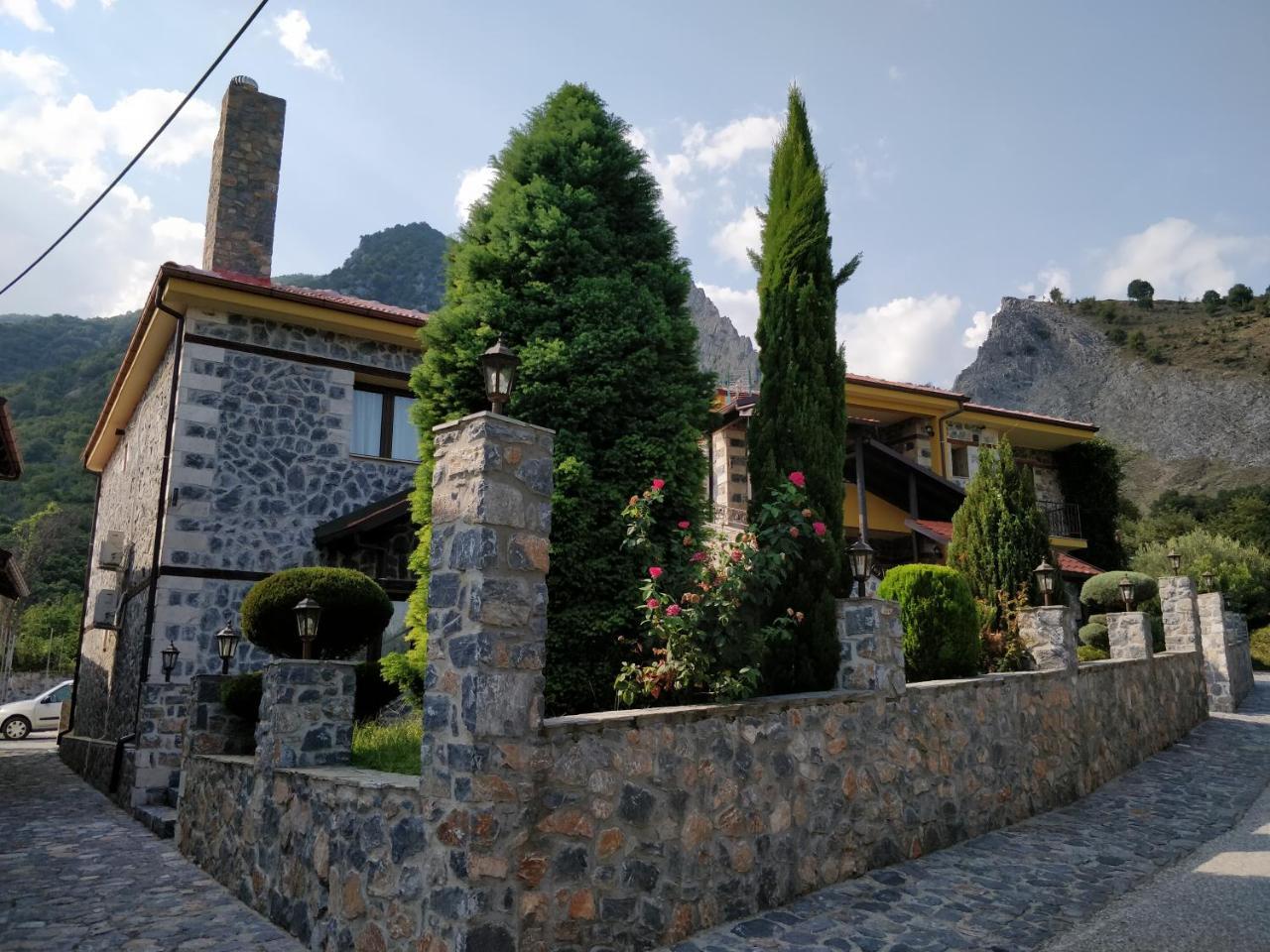Yades Pozar Hotel Loutraki  Ngoại thất bức ảnh